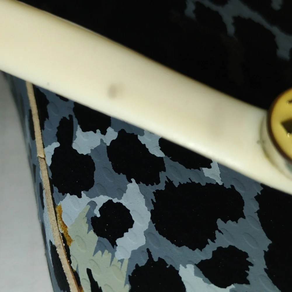 Tory Burch Leopard Print Sandals. Womens size 8. Cream & Black in color. - Picture 10 of 12